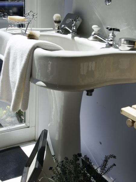 Pedestal Sink Setup